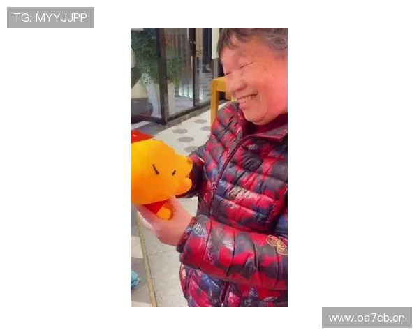 感觉蓬蓬都不会老的，孩子这么大了，他还长这样